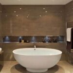 Baño sin ventana: soluciones de ventilación para salud en casa